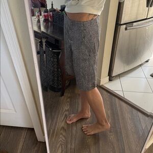 Giorgio Armani Black and White herringbone Patterned silk Shorts size 42 us 8-10
